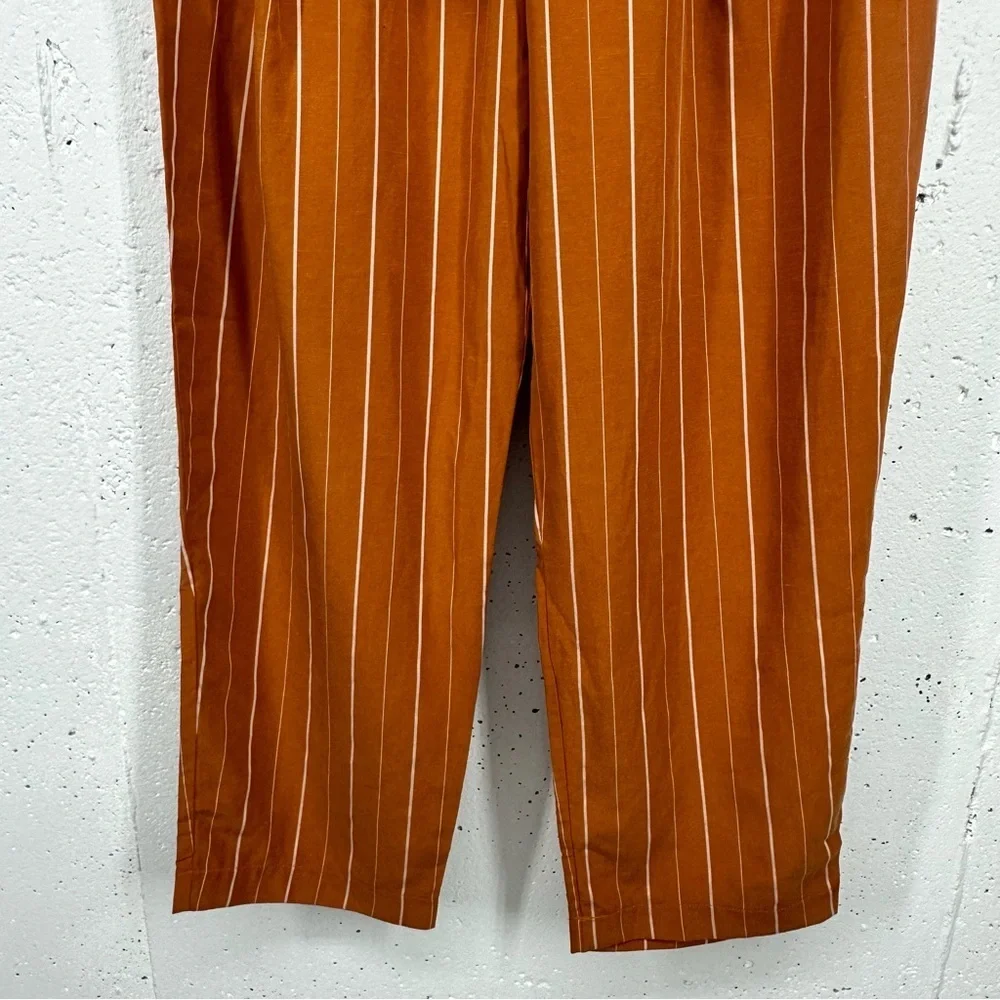ASTR The Label size Medium Neo Rust High Waist Pleated Pinstripe Crop Pants